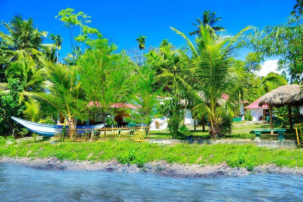 Blue Whale Lagoon Resort Ahangama Εξωτερικό φωτογραφία